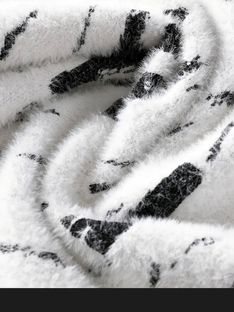 Inkstroke Knitted Sweater – Black & White