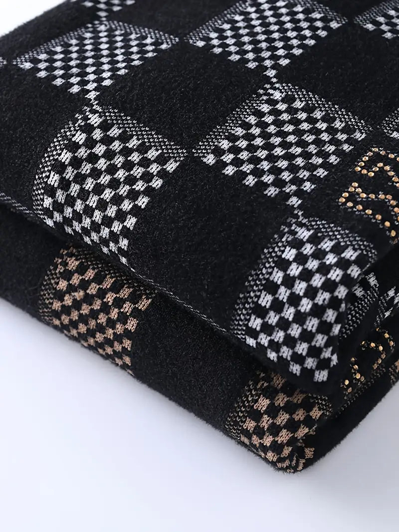 Monochrome Motion Knit Pullover