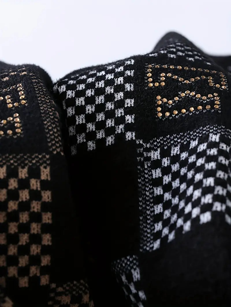 Monochrome Motion Knit Pullover